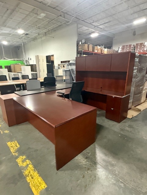 Jade U-Desks