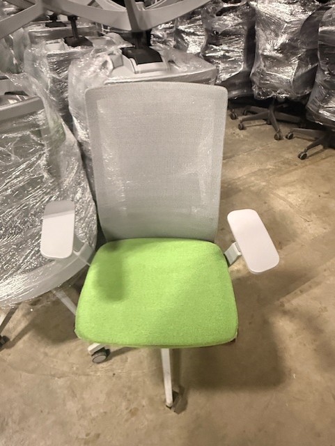 Haworth Very Chairs in Green