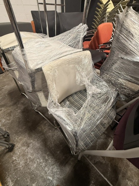 Teknion Projek Guest Chairs